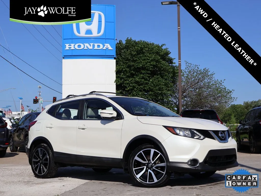 Used 2018 Nissan Rogue Sport SL with VIN JN1BJ1CR4JW208034 for sale in Kansas City