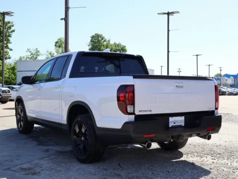 More photos of 2025 Honda Ridgeline Black Edition at Jay Wolfe Honda, MO