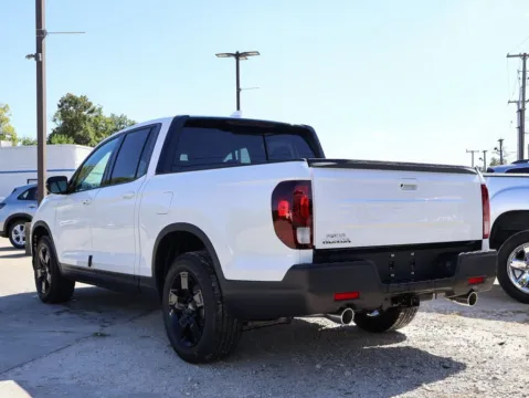 More photos of 2025 Honda Ridgeline Black Edition at Jay Wolfe Honda, MO