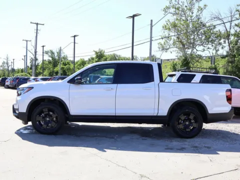 More photos of 2025 Honda Ridgeline Black Edition at Jay Wolfe Honda, MO