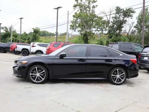More photos of 2022 Honda Civic Sedan Touring at Jay Wolfe Honda, MO