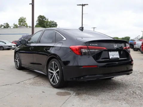 More photos of 2022 Honda Civic Sedan Touring at Jay Wolfe Honda, MO