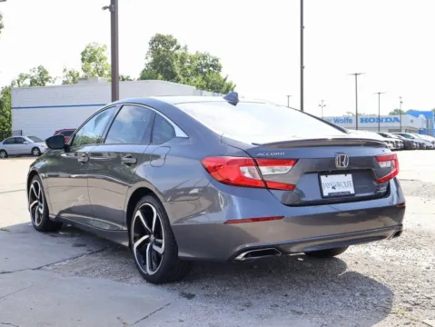 More photos of 2018 Honda Accord Sedan Sport 2.0T at Jay Wolfe Honda, MO