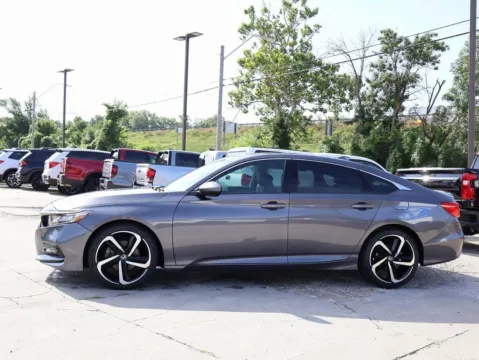 More photos of 2018 Honda Accord Sedan Sport 2.0T at Jay Wolfe Honda, MO