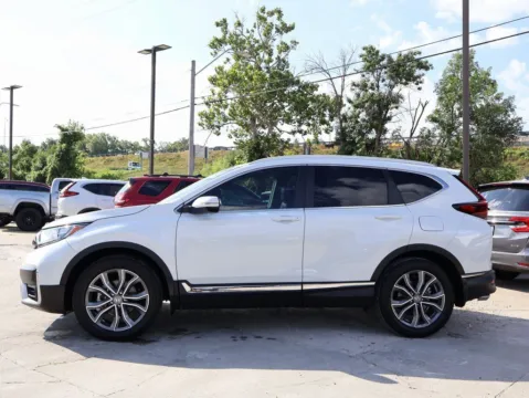 More photos of 2022 Honda CR-V Touring at Jay Wolfe Honda, MO