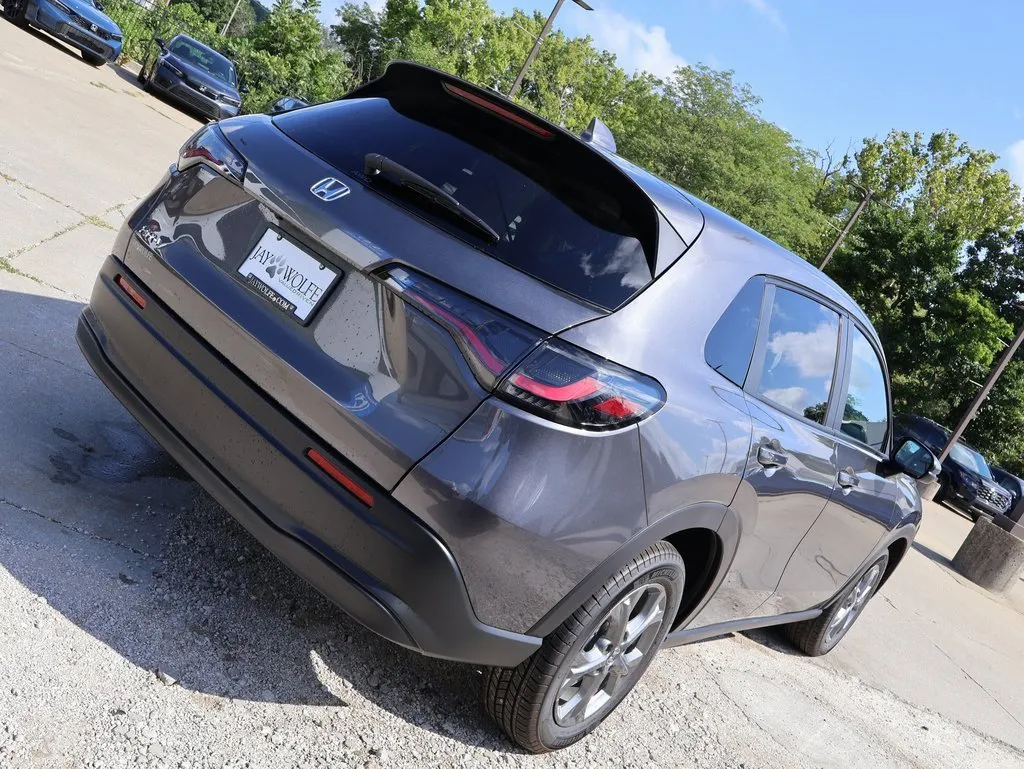 2026 Honda HR-V LX photo 2