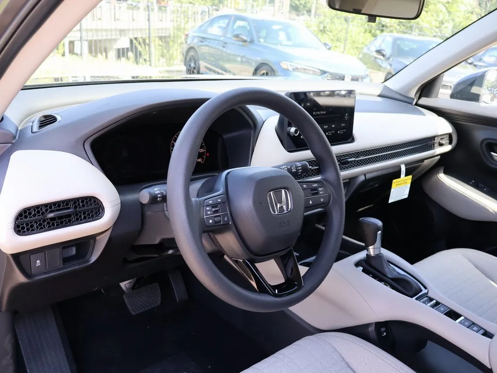 2026 Honda HR-V LX photo 4