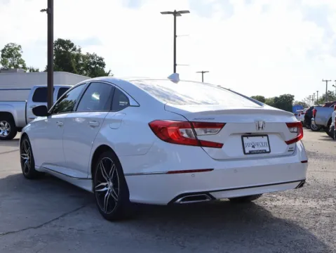 More photos of 2021 Honda Accord Sedan Touring at Jay Wolfe Honda, MO