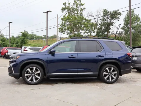 More photos of 2023 Honda Pilot Elite at Jay Wolfe Honda, MO