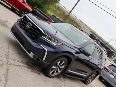 Another view of 2023 Honda Pilot Elite for sale in Kansas City, MO at Jay Wolfe Honda
