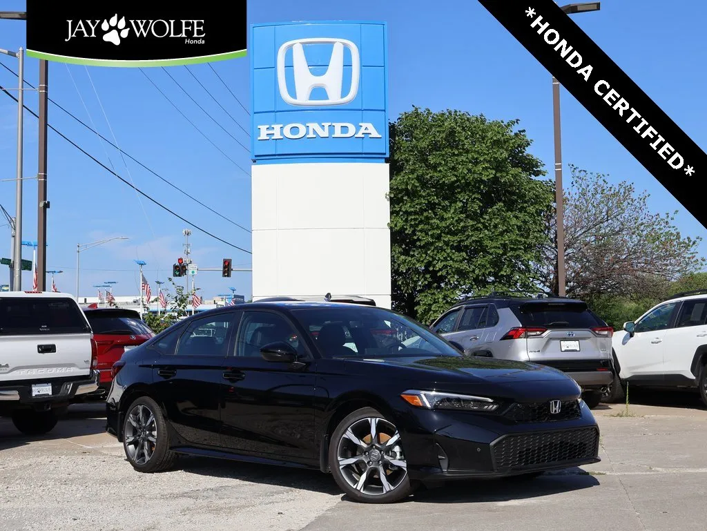 Used 2025 Honda Civic Sport Touring with VIN 2HGFE4F8XSH333774 for sale in Kansas City