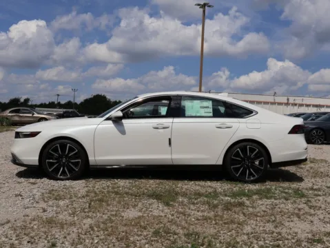 More photos of 2025 Honda Accord Hybrid Touring at Jay Wolfe Honda, MO