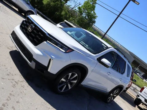 Another view of 2025 Honda Pilot Elite for sale in Kansas City, MO at Jay Wolfe Honda