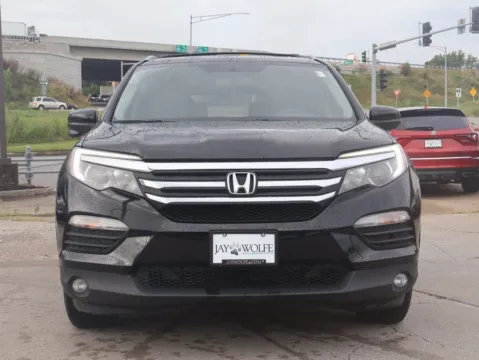 Photos of 2016 Honda Pilot EX-L for sale in Kansas City, MO at Jay Wolfe Honda