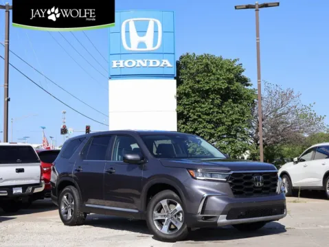 Silver 2025 Honda Pilot EX-L for sale in Kansas City, MO