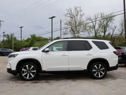 More photos of 2025 Honda Pilot Touring at Jay Wolfe Honda, MO