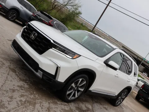Another view of 2025 Honda Pilot Touring for sale in Kansas City, MO at Jay Wolfe Honda