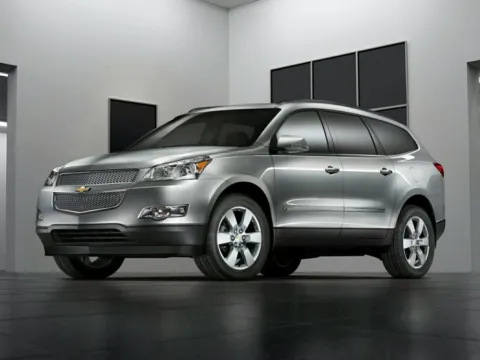 White 2010 Chevrolet Traverse LT w/2LT for sale in Kansas City, MO