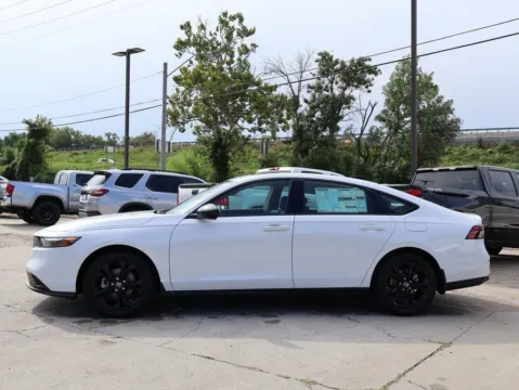 More photos of 2025 Honda Accord Sedan SE at Jay Wolfe Honda, MO