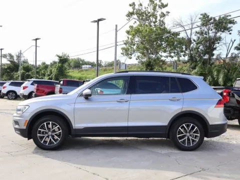 More photos of 2019 Volkswagen Tiguan SEL at Jay Wolfe Honda, MO