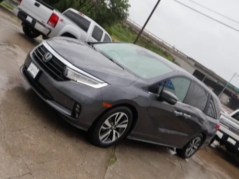 Another view of 2021 Honda Odyssey Touring for sale in Kansas City, MO at Jay Wolfe Honda