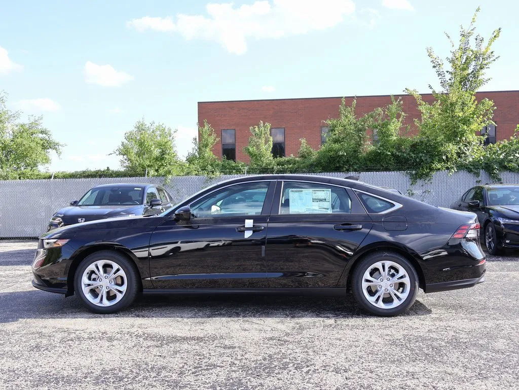2025 Honda Accord LX photo 2
