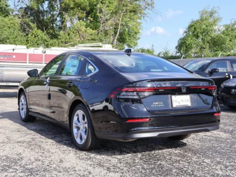 More photos of 2025 Honda Accord Sedan LX at Jay Wolfe Honda, MO