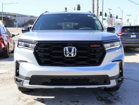 Photos of 2025 Honda Pilot TrailSport for sale in Kansas City, MO at Jay Wolfe Honda