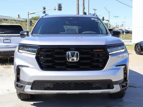 Photos of 2025 Honda Pilot TrailSport for sale in Kansas City, MO at Jay Wolfe Honda