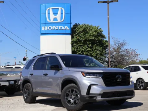 Silver 2025 Honda Pilot TrailSport for sale in Kansas City, MO