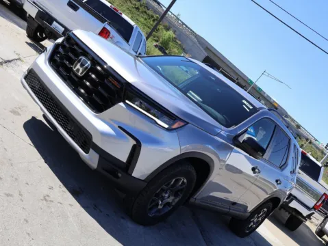 Another view of 2025 Honda Pilot TrailSport for sale in Kansas City, MO at Jay Wolfe Honda