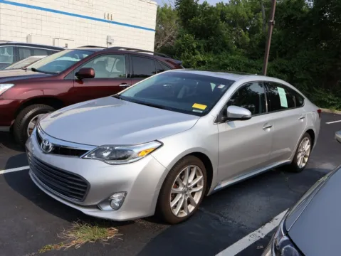 More photos of 2014 Toyota Avalon Limited at Jay Wolfe Honda, MO