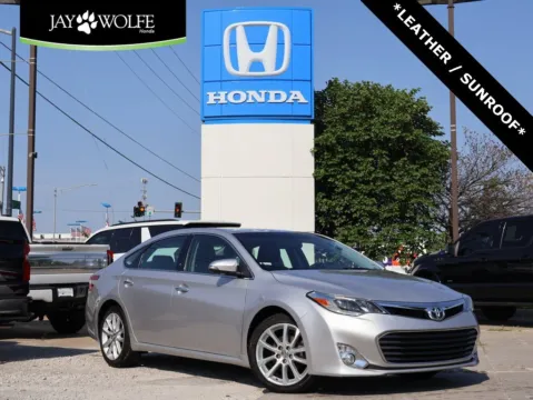 Silver 2014 Toyota Avalon Limited for sale in Kansas City, MO