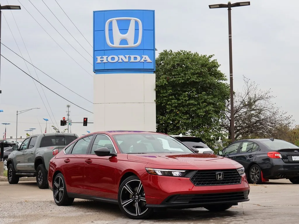 2025 Honda Accord Hybrid Sport's photo