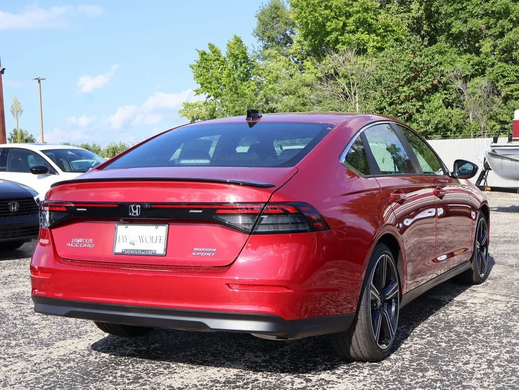 2025 Honda Accord Hybrid Sport photo 3