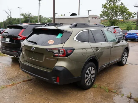 More photos of 2022 Subaru Outback Premium at Jay Wolfe Honda, MO