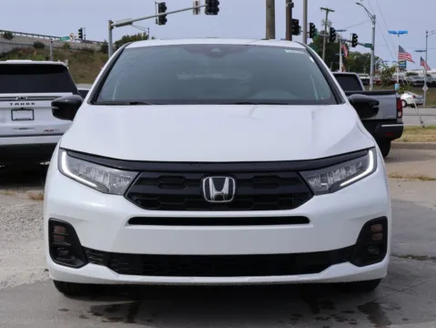 Photos of 2026 Honda Odyssey Sport-L for sale in Kansas City, MO at Jay Wolfe Honda
