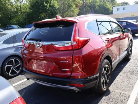 More photos of 2018 Honda CR-V Touring at Jay Wolfe Honda, MO