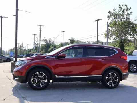 More photos of 2018 Honda CR-V Touring at Jay Wolfe Honda, MO