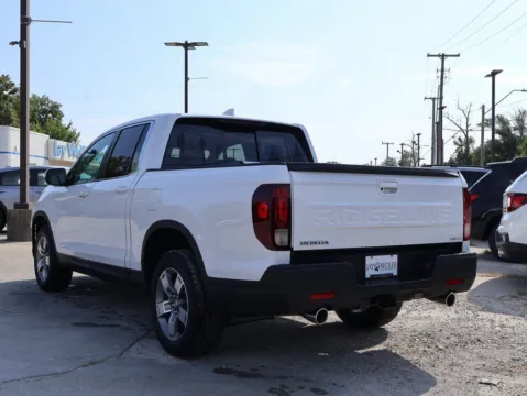 More photos of 2025 Honda Ridgeline RTL at Jay Wolfe Honda, MO