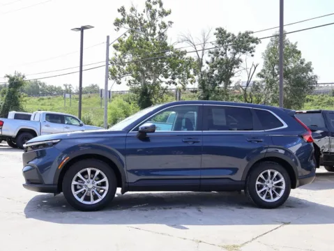 More photos of 2023 Honda CR-V EX-L at Jay Wolfe Honda, MO