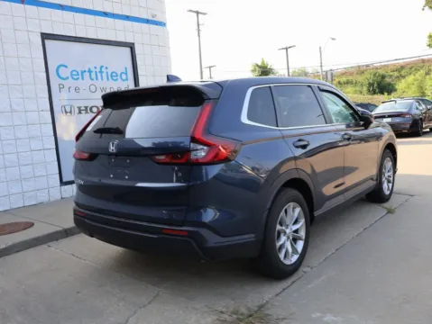 More photos of 2023 Honda CR-V EX-L at Jay Wolfe Honda, MO