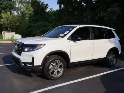 More photos of 2023 Honda Passport TrailSport at Jay Wolfe Honda, MO