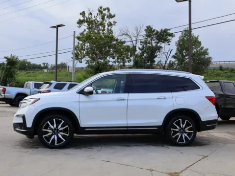 More photos of 2022 Honda Pilot Touring 7-Passenger at Jay Wolfe Honda, MO