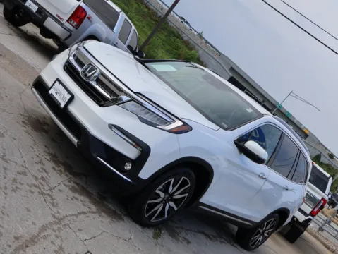 Another view of 2022 Honda Pilot Touring 7-Passenger for sale in Kansas City, MO at Jay Wolfe Honda