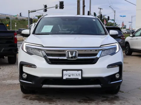 Photos of 2022 Honda Pilot Touring 7-Passenger for sale in Kansas City, MO at Jay Wolfe Honda