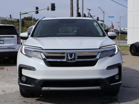 Photos of 2022 Honda Pilot Elite for sale in Kansas City, MO at Jay Wolfe Honda
