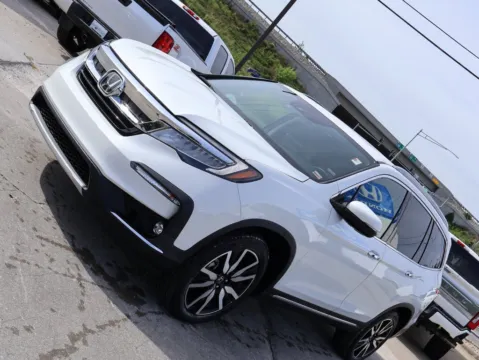 Another view of 2022 Honda Pilot Elite for sale in Kansas City, MO at Jay Wolfe Honda