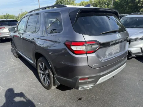 More photos of 2025 Honda Pilot Touring at Jay Wolfe Honda, MO