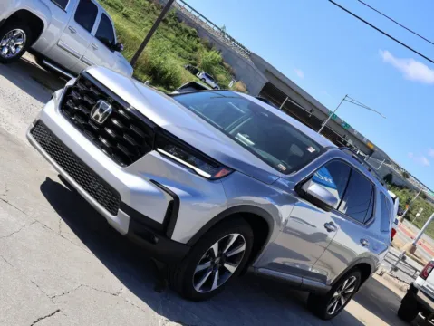 Another view of 2023 Honda Pilot Elite for sale in Kansas City, MO at Jay Wolfe Honda